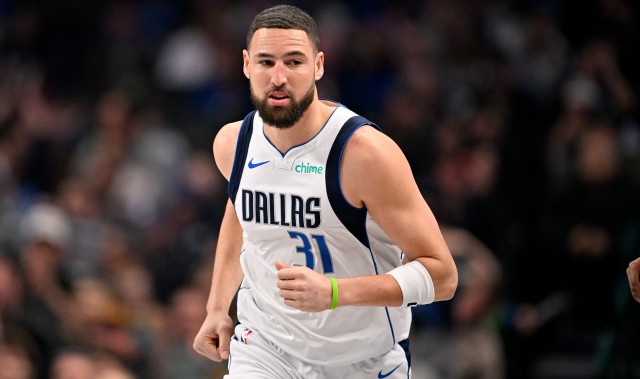 kaiyun-连珠炮！克莱外线开火连中2记三分 帮助独行侠迅速迫近比分