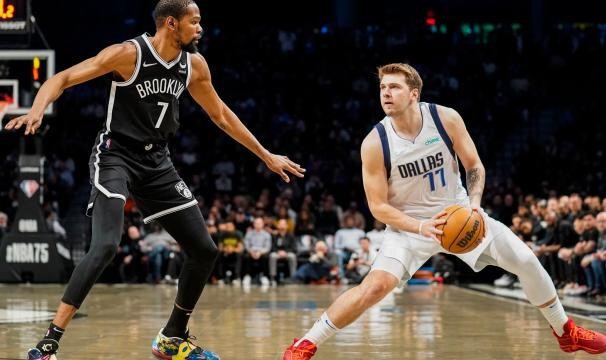 开云官网-减肥版东契奇更狠辣！休赛期放松过头 考验在后头