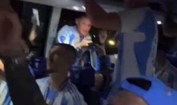 开云登录-出大事了！阿根廷球员“种族歧视”，法国足协要告状